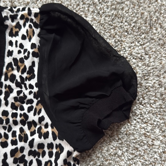 WHBL blouse. - Picture 3 of 5